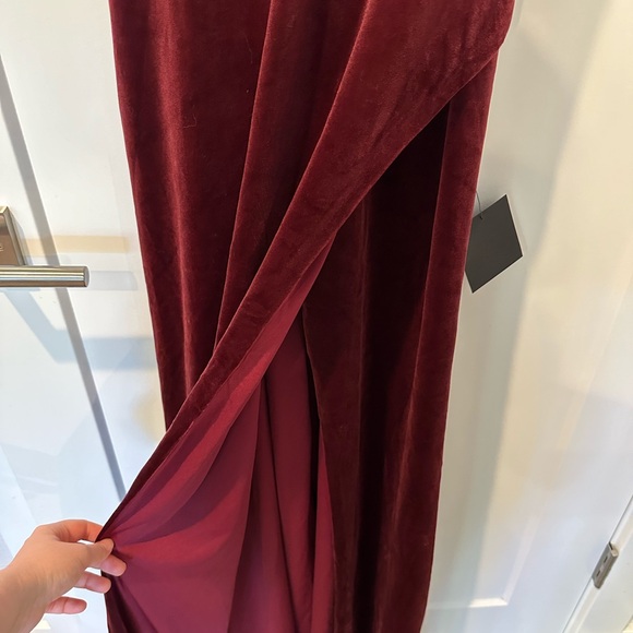 Lulus red velour dress with slit size L - Picture 9 of 11